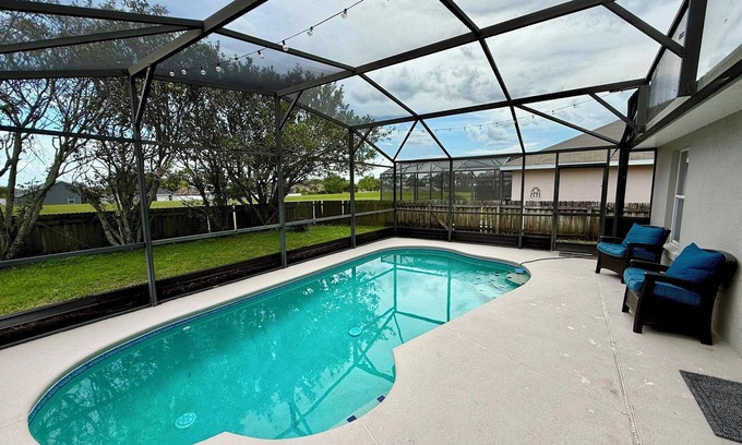 Haines City House | Grand Deluxe Pines 3BR Pool Home near Disney