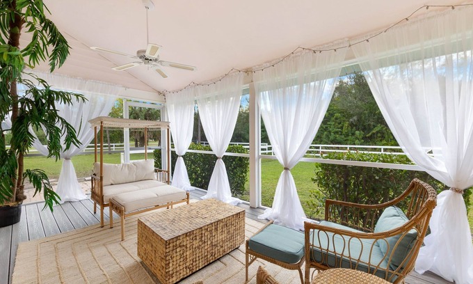 Biggar House | Grand Elegant Old-Florida Estate, Pool, Sleeps 18