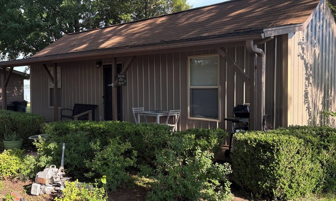 Grove Cabin | Grand Fish Inn on Wolf Creek with dock access - perfect getaway spot!
