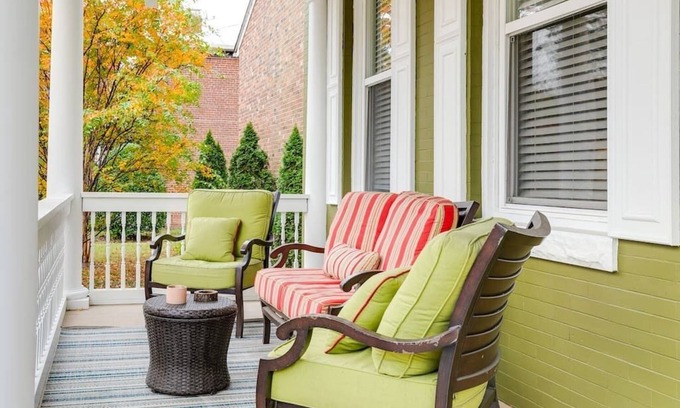 Museum District House | Grand Historic Fan Home/fully fenced/Carytown