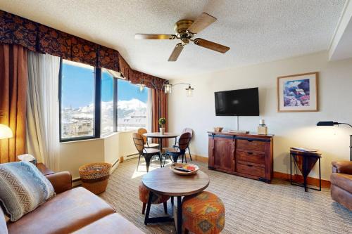 Crested Butte Hotel | Grand Lodge #553