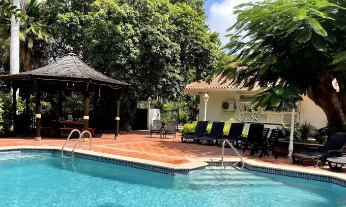Rooi Catochi Villa | Grand Mahaai Villa