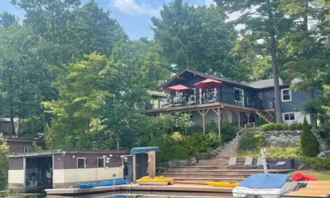 Bobcaygeon Cottage | Grand Maison Bobcaygeon Luxury Waterfront Cottage