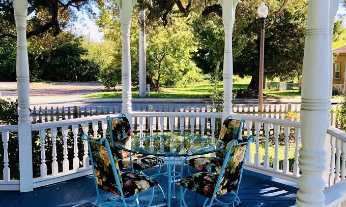 Biloxi House | Grand old house ! Definitely won’t disappoint!