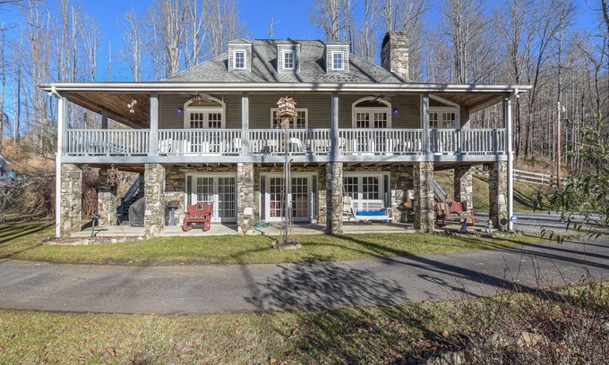 Mars Hill House | Grand Opening Private Mountain Estate! Big views on 20 special acres w/ pond!