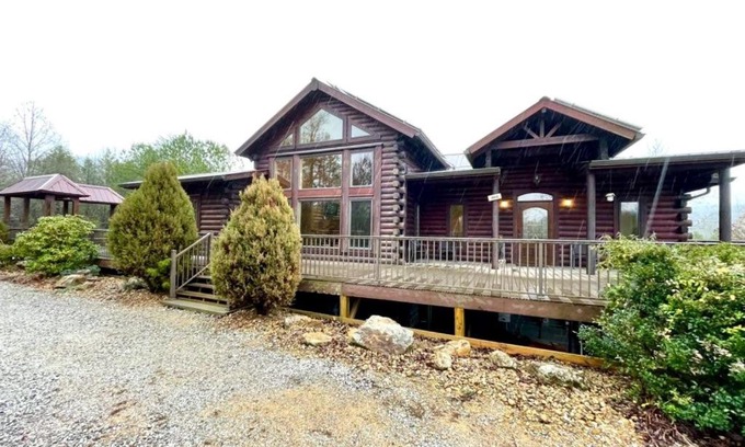 Tellico Plains House | Grand View Home with 360 Degree Mountain View