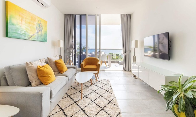 Colon Apartment | Grand View luxury apartment, fully airconditioned, swimming pool & gym