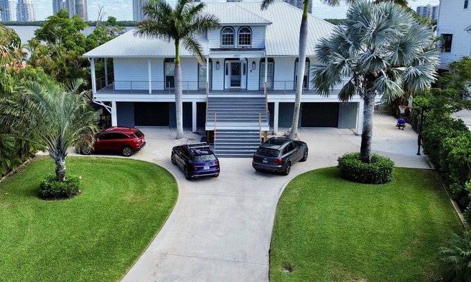 Bonita Springs House | Grand Waterfront House, Breathtaking Views, private backyard with pool/hot tub