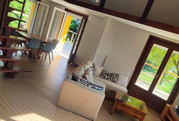 Saint-Romain-de-Jalionas House | Grande et agréable maison pour 5 à 10 personnes