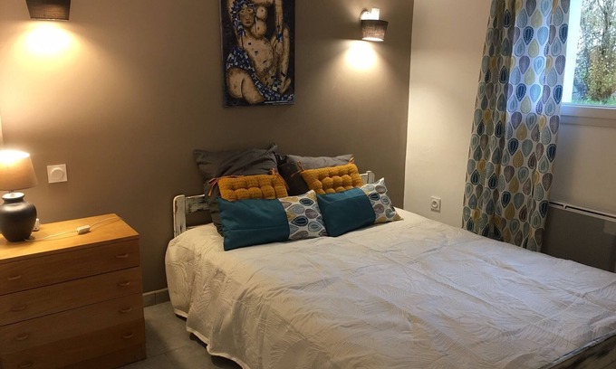 Chantonnay House | Grande Maison Pour Groupe Familial ou Amical