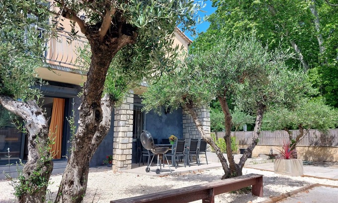 Aimargues House | Grande Villa Moderne au Cœur de la Camargue