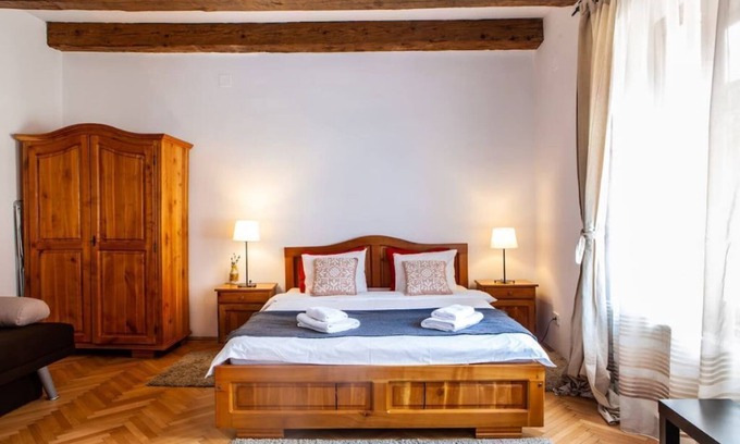 Brasov City Centre Apartment | Grandma's Apartment in Old City Center