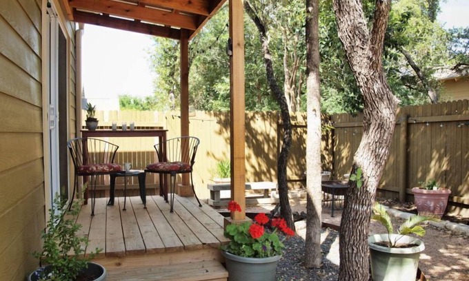 Austin Apartment | GRANDPARENTS! Come stay with us to visit your family and friends!