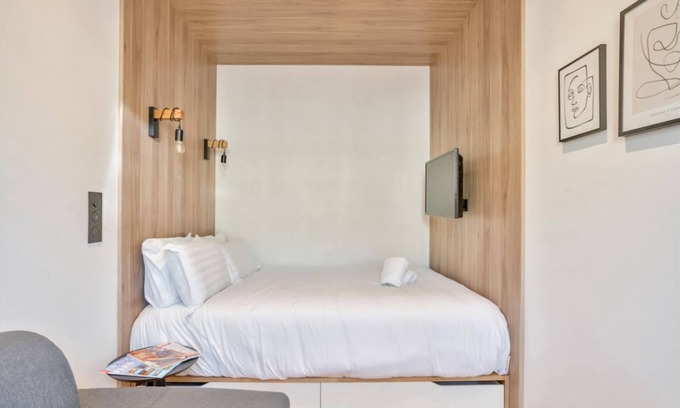 Quartier du Faubourg-Montmartre Apartment | Grands Boulevards 5 bedroom apartment