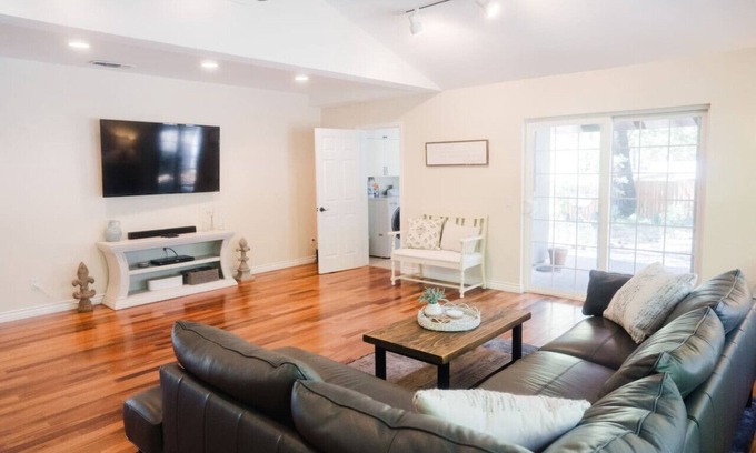 Cedar Ridge House | Grass Valley Home w/Hot Tub