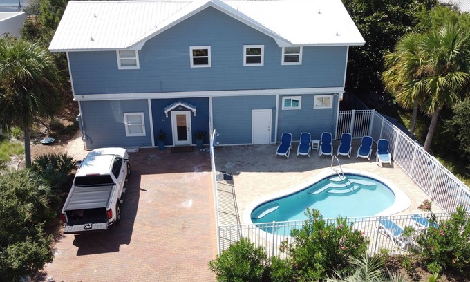 Gulf Trace House | Grayton Beach home ideal for you and your family!