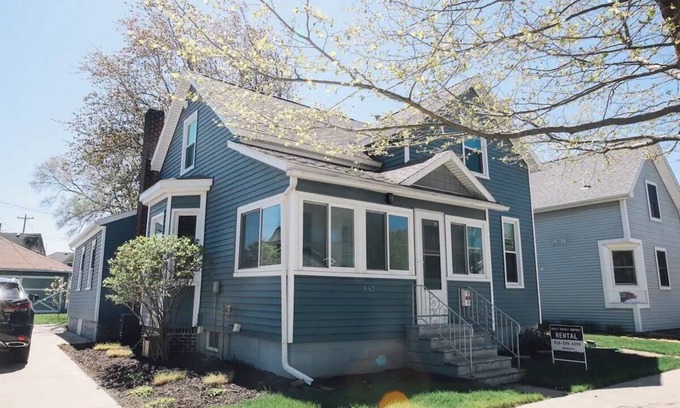 Grand Haven House | Great 1 Bedroom Downtown Grand Haven