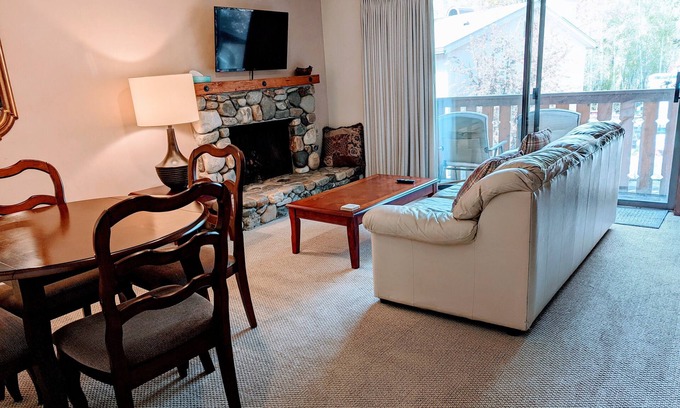 Ketchum Condo | Great 1 (plus) bedroom condo. This is the best location in Ketchum!