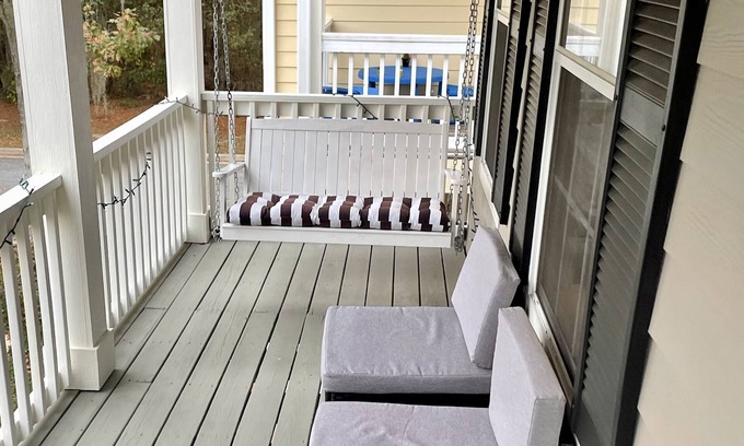 Gainesville House | GREAT 3bed 3ba & 2 balconies. Entire HOME. Best area Gainesville. Amazing views