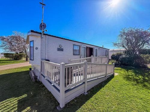 Pakefield Other | Great 4 Berth Caravan With Wheelchair Access In Suffolk, Ref 68129Bs