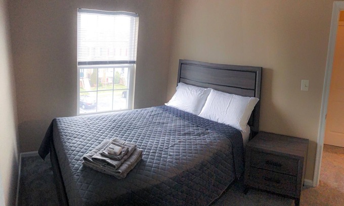 Hanover House | Great BEDROOM in a townhouse in the heart of Hanover.