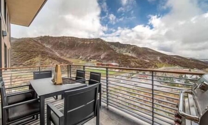Snowmass Village Apartment | Great Condo, Snowmass Village-Amenities-Ski/In/Out