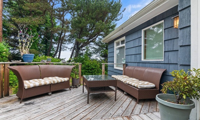 Nelscott House | Great Deals on Summer Stays!