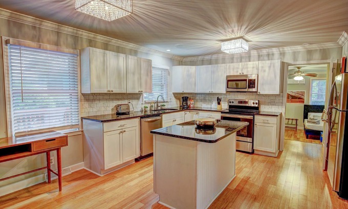 Wade Hampton House | Great family home with unbeatable location Sleeps 12