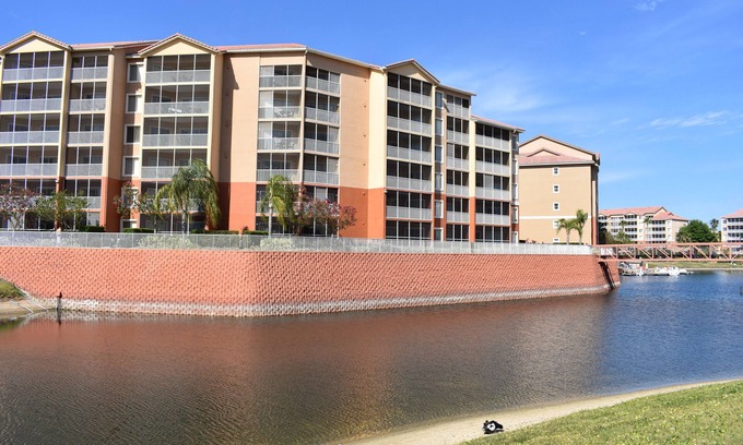 West Kissimmee Resort | Great Family Oriented Resort with Water Park Access Included & Multiple Pools