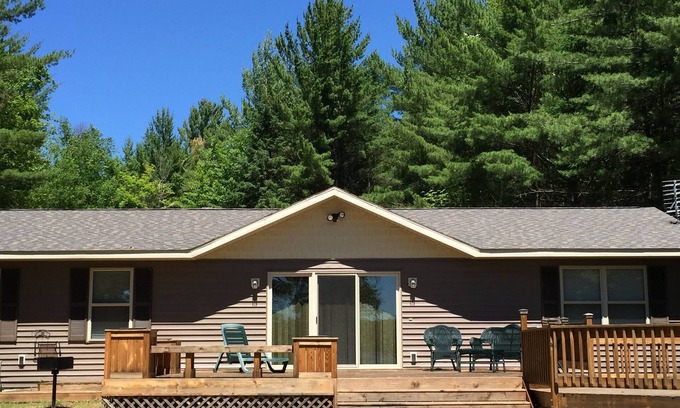 Eagle River Cabin | Great fishing with June weeks available on Eagle River Chain-Catfish Lake
