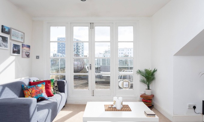 Queen's Park Apartment | Great Flat with a Fantastic Roof Terrace