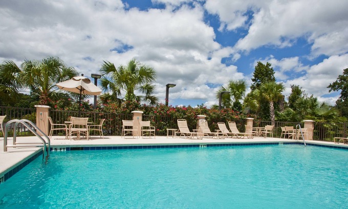 Tallahassee Condo | Great for Business Travelers! Free Breakfast + On-Site Business Center