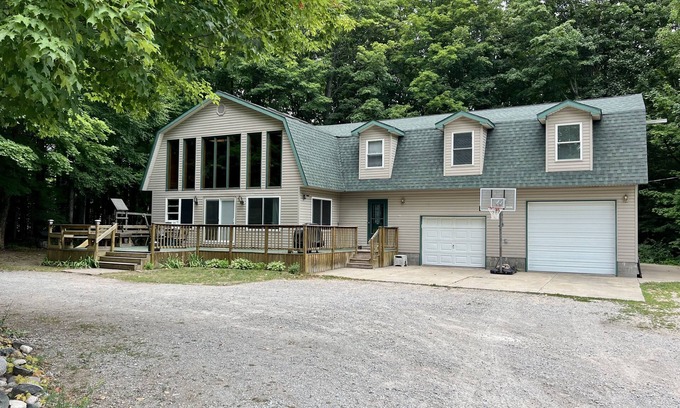 Mancelona House | Great for Families - Huge Game Room