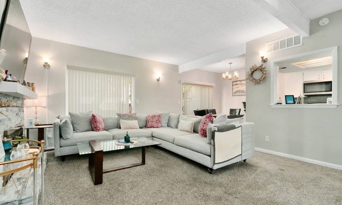 Lenexa House | Great for small groups 2BR+Tennis and Basketball
