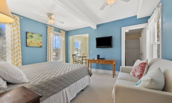 Southwest Harbor House | Great Harbor Inn Hinckley Room 23