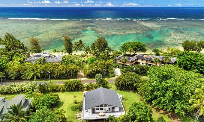 Kilauea House | Great House Across from Beautiful Anini Beach Extended Family 100 steps to sand