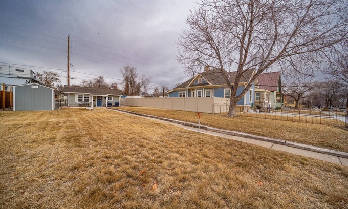 Grand Junction House | Great Location! 2 Houses for large groups!