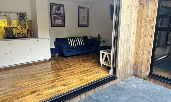 Wilford Cabin | Great location in Nottingham