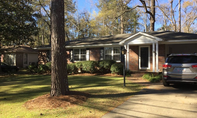 Montclair House | Great Masters Rental 2.3 miles from Augusta National