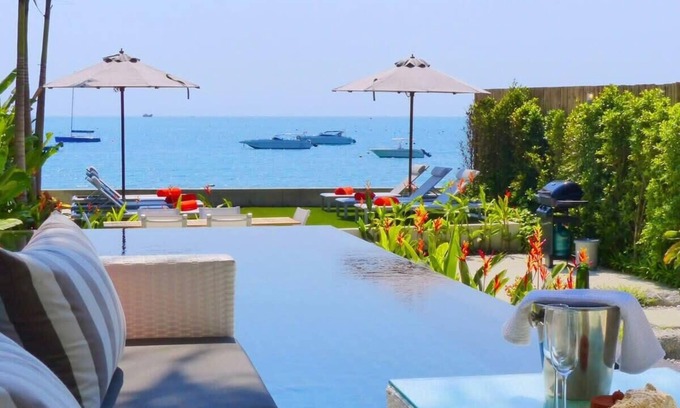 Wichit Villa | Great Modern Seafront Villa with Infinity Pool