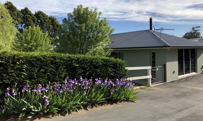 Biggs Flat House | Great, pet friendly location to base your stay in the Adelaide Hills