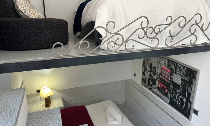 Golden Triangle of Art Apartment | great Stay In centro madrid