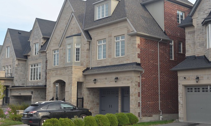 Vaughan House | Great Toronto House near Wonderland Separate entrance whole Floor Private Suite