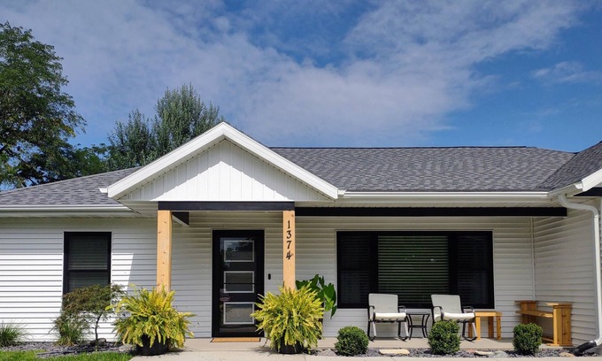 Green Bay House | Green Bay's premier home rental. Just minutes from Lambeau! TRUE 5 STAR STAY.