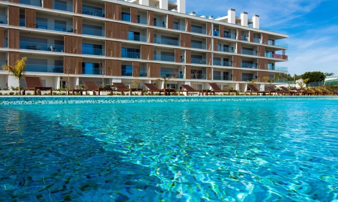 Correeira Apartment | Green C Apartment | Luxurious & Playground & Garage