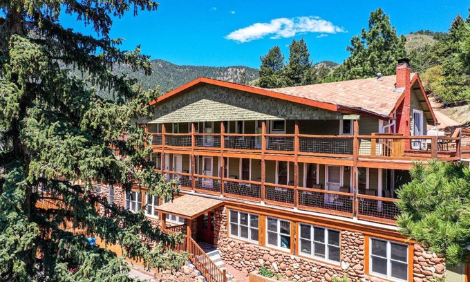 Green Mountain Falls Cabin | Green Mountain Falls Lodge