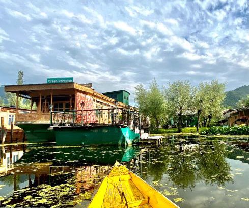 Dal Lake Boat Rental | Green Paradise Houseboat - Centrally Heated