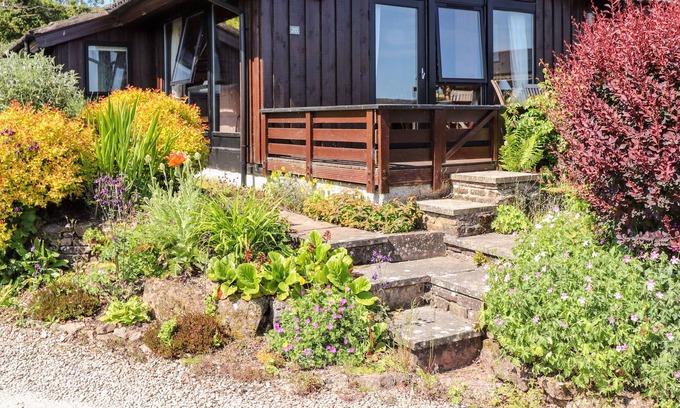 Penrith Cabin | GREENGARTH, family friendly, with a garden in Penrith