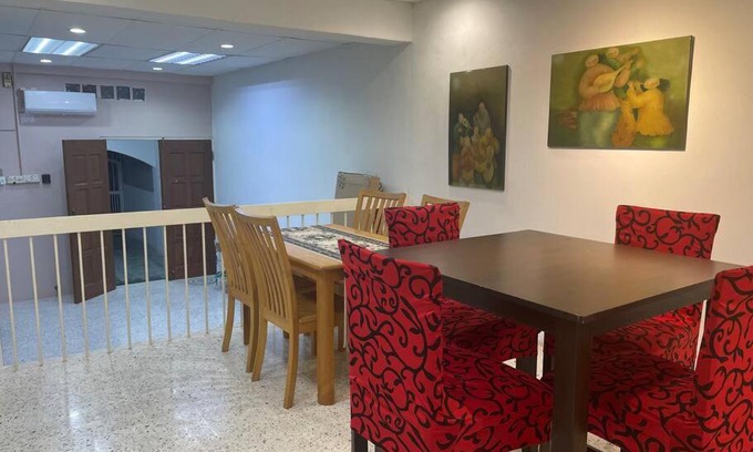 Taman Islands Glades House | Greenlane 4-bedroom landed home (12 pax)