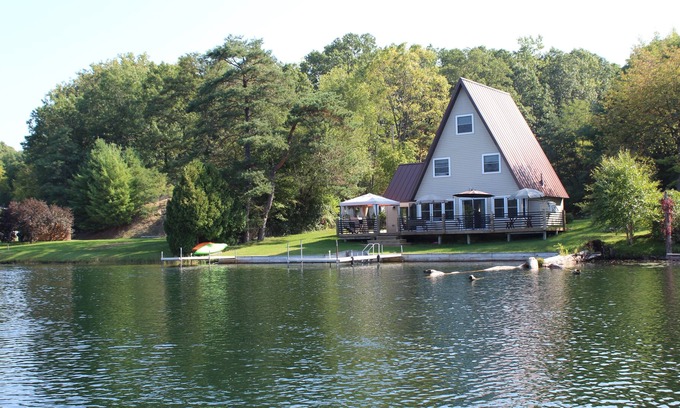 Greenville House | Greenville Lakefront Home